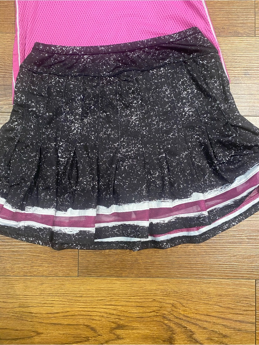 Lucky in Love Tennis Set – Skirt + V-Neck Top 💛 | Size Small | $40 - Picture 4 of 6